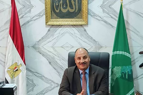 مدير تعليم المنيا يهنئ الفائزين بالمراكز الأولى في مسابقة الكتابة العلمية