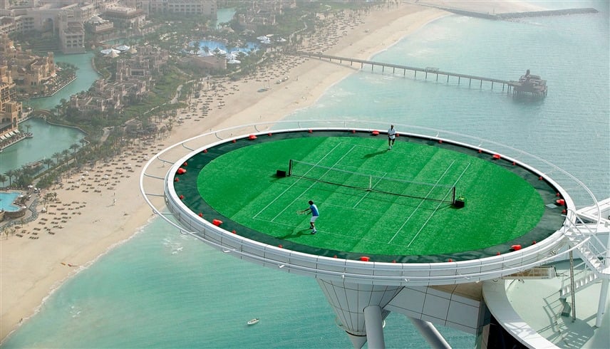 في مثل هذا اليوم.. تحول سحاب دبي إلى ملعب تنس