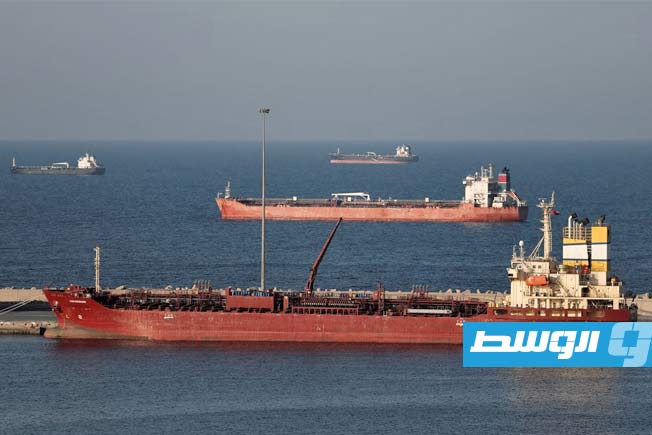 مسؤول إيراني: طهران بدأت تتلقى رسوما على عبور مضيق هرمز