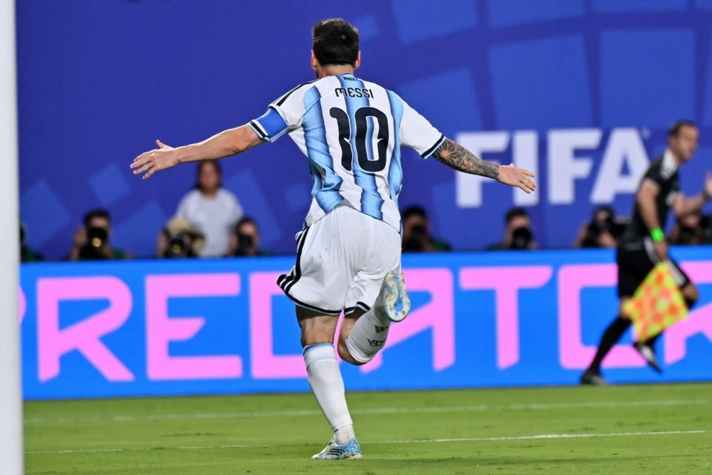 «هاتريك» ميسي يحسم القصة.. 16 هدفاً تضعه في صدارة هدافي كأس العالم