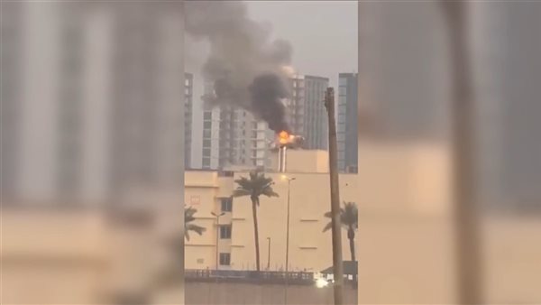 رويترز: مشاهد دخان متصاعد بالسفارة الأمريكية في بغداد بعد استهدافها بمسيرات مفخخة