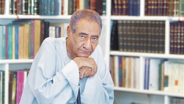 في ذكرى ميلاد عبد الرحمن الأبنودي، “الخال” يحتفي بأعياد الأخوة المسيحيين بأعمال فنية
