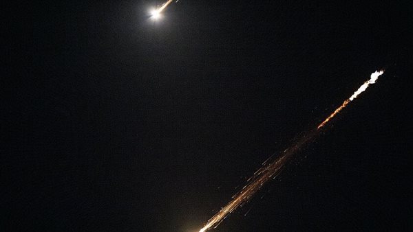 "فاينانشال تايمز": إيران استخدمت قمرا صناعيا صينيا لاستهداف القواعد الأمريكية