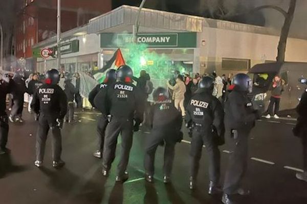 الشرطة الألمانية تعتقل 15 شخصا شاركوا في مظاهرة مؤيدة للفلسطينيين ببرلين