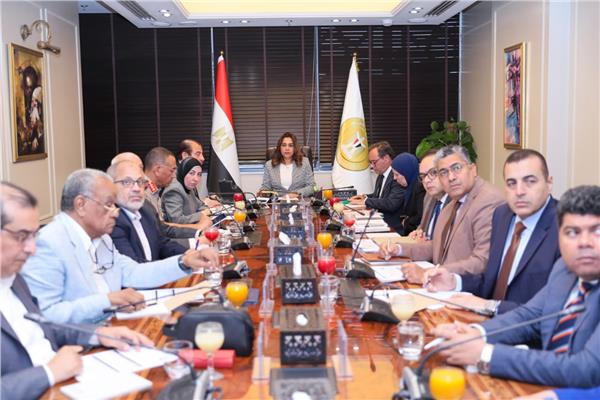 منال عوض: تعميم منظومة سجل البيانات البيئية الموحد على المنشآت الصناعية