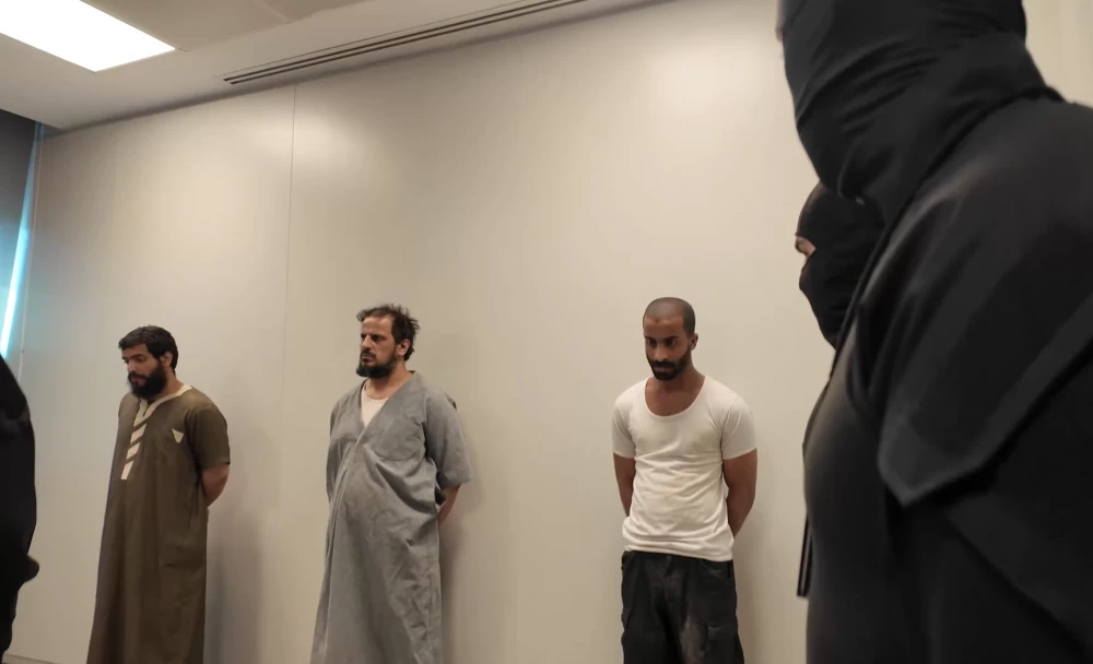 عاجل | القبض على النزلاء الهاربين في الكويت.. وضبط سلاحين ناريين بحوزتهم