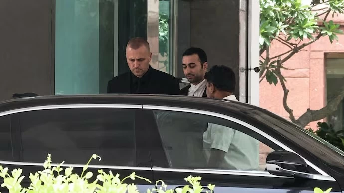 توتر جديد في مضيق هرمز.. الهند تستدعي دبلوماسيًا إيرانيًا بعد استهداف ناقلات نفط