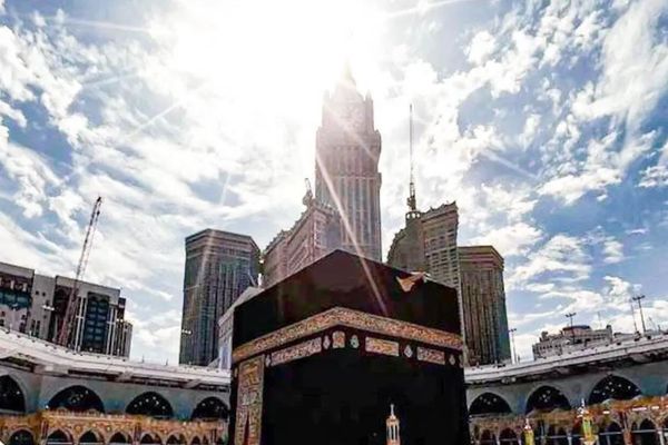فلكية جدة: الخميس تعامد الشمس على الكعبة المشرفة