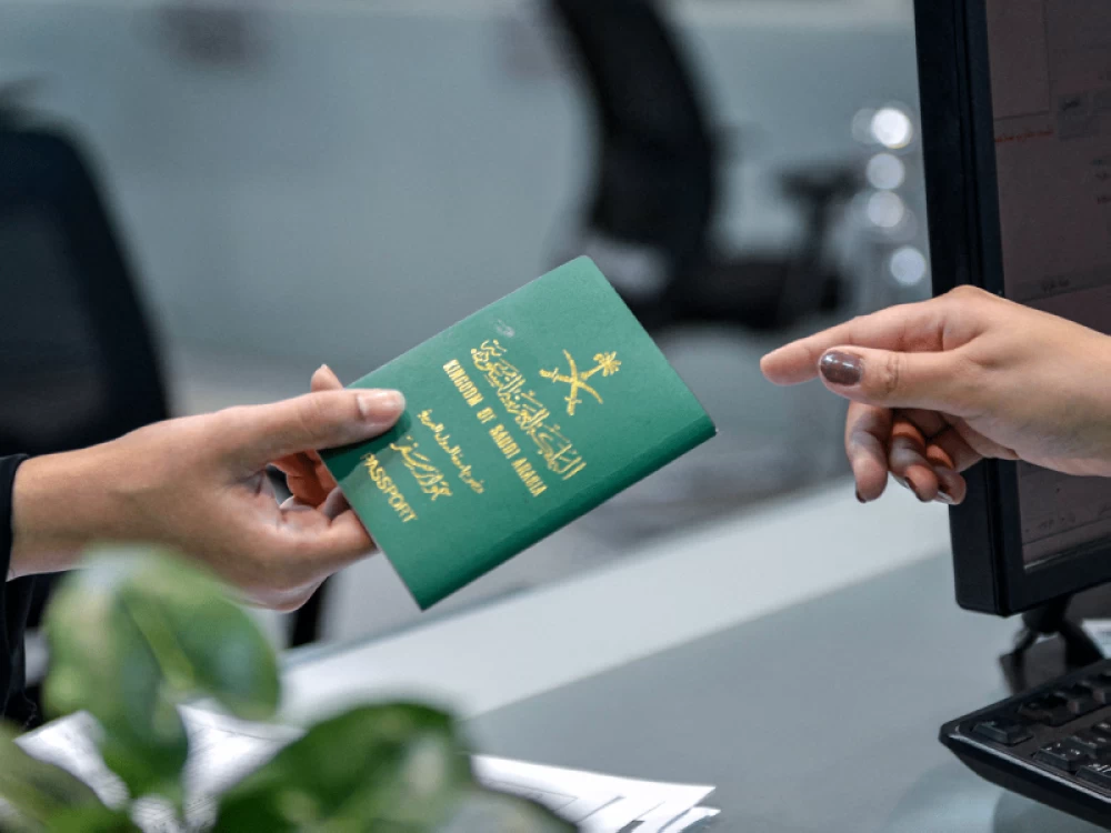 إمكانية إصدار و تجديد جواز السفر دون سداد المخالفات المرورية