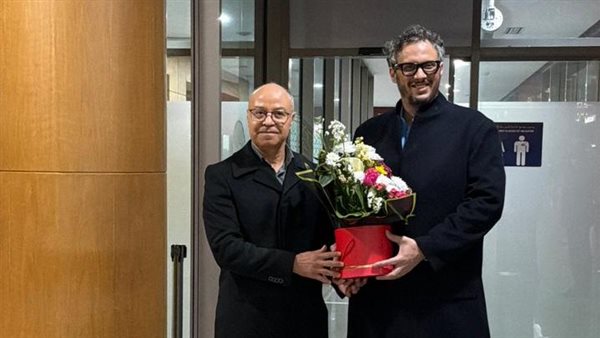 مسؤولو الجيش الملكي يستقبلون بعثة بيراميدز بباقة ورد في مطار الرباط