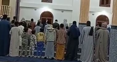 صلاة التراويح من أحد مساجد كوم أمبو بأسوان