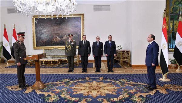 من هو الفريق أشرف سالم زاهر وزير الدفاع في الحكومة الجديدة؟