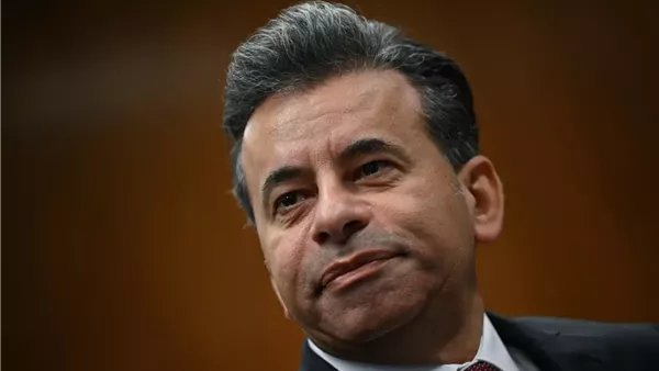 من أصول مصرية، استقالة مكاري من منصب مفوض إدارة الغذاء والدواء الأمريكية