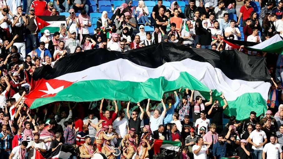العلم الأردني يعزز الانتماء ويحفز الإنجاز الرياضي