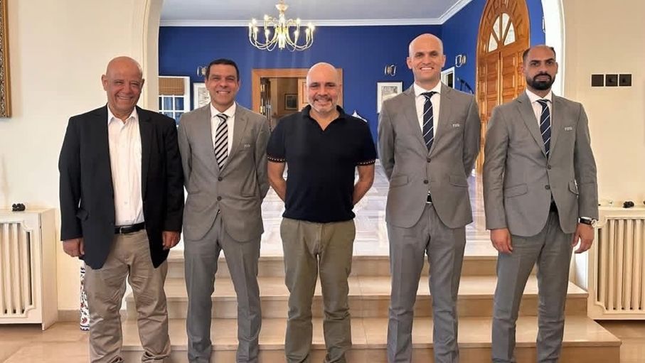الأمير علي يلتقي بالطاقم التحكيم المشارك بالمونديال