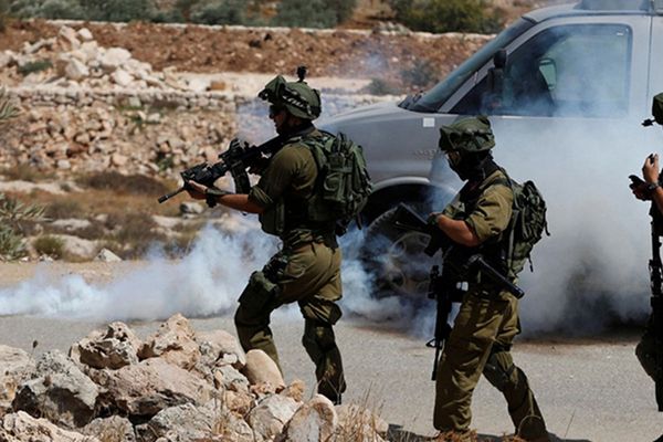 إصابة شاب فلسطيني برصاص قوات الاحتلال شمال القدس المحتلة