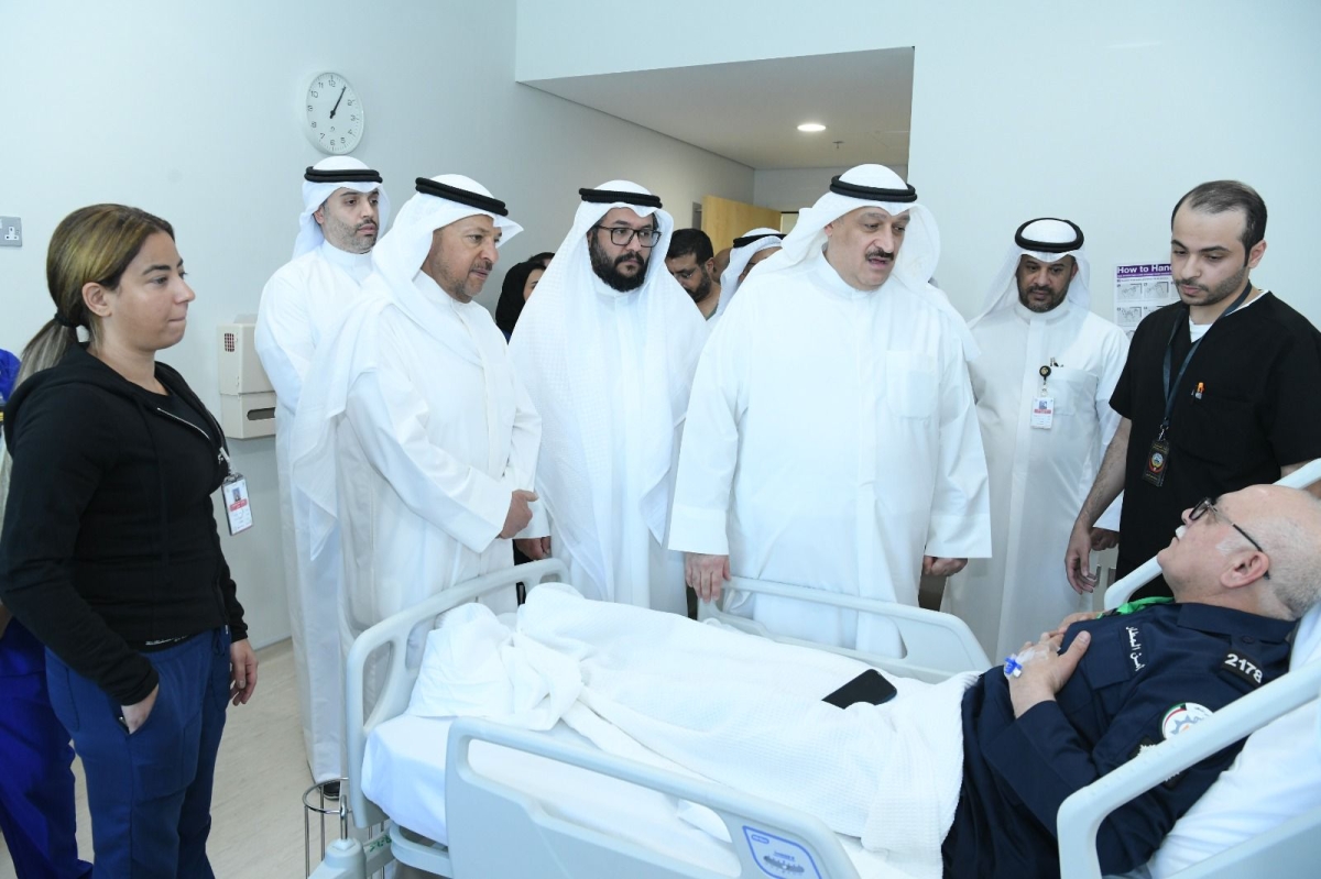 وزير الصحة يزور مصابي الاعتداء الإيراني: تسخير جميع الإمكانات لرعايتهم