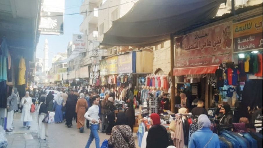 أسواق إربد تستعيد عافيتها على وقع إقبال ملحوظ لشراء احتياجات العيد