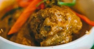 طريقة عمل كرات الأرز بالكارى والدجاج.. وصفة مختلفة لعشاق التجديد