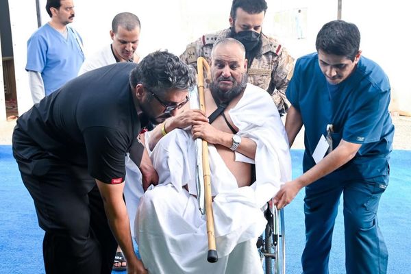 القوات المشتركة تواصل جهودها الميدانية في تفويج ضيوف وزارة الدفاع