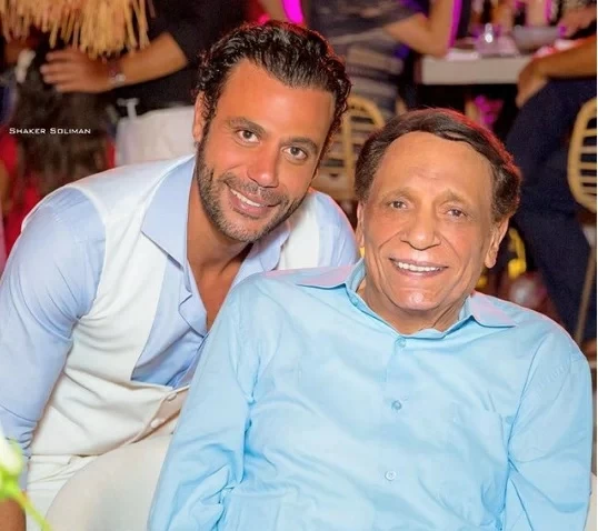 «محدش بياخد أكتر مني إلا أبويا».. محمد إمام يشعل الوسط الفني