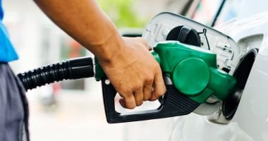 أسعار البنزين في بريطانيا ترتفع لأعلى مستوى في عامين والديزل يقفز 30%