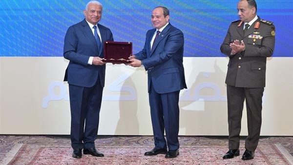 الرئيس السيسي يصدق على تعيين الفريق أول عبدالمجيد صقر مساعدًا لرئيس الجمهورية