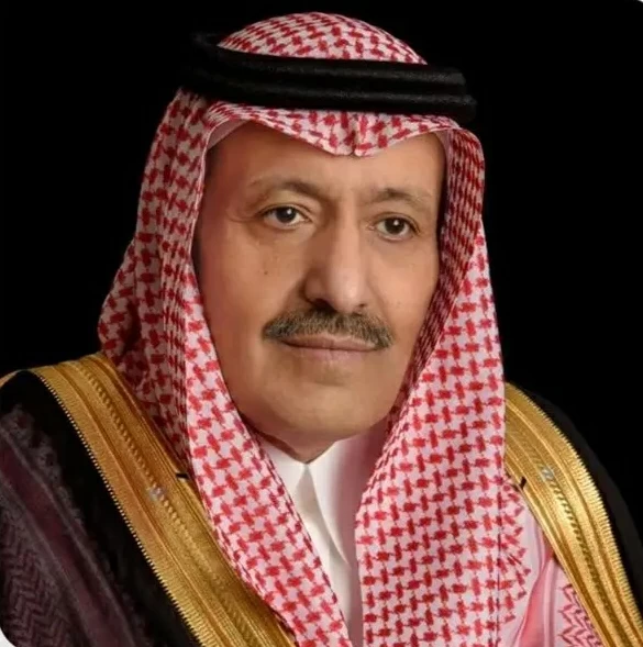 أمير الباحة ونائبه يعزيان أبناء «بن زومة» في وفاة والدهم