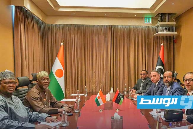 الزادمة يبحث مع وزير خارجية النيجر تعزيز أمن الحدود ومكافحة الهجرة