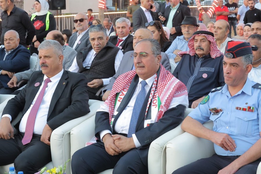 الخصاونة :الاستقلال شكل لحظة فارقة انتقلت فيها ارادة الأردنيين إلى بناء الدولة الخصاونة : الأردنيون اثبتوا سر قوتهم في وحدتهم الوطنية (صور)