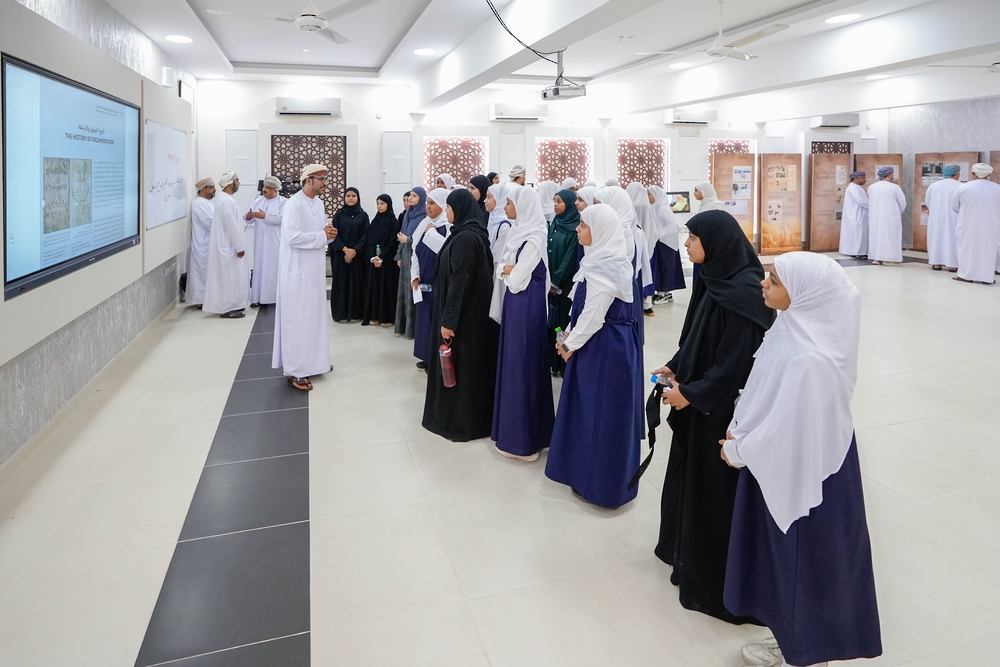 «ذاكرة وطن» يعرض 200 وثيقة تاريخية بولاية صور