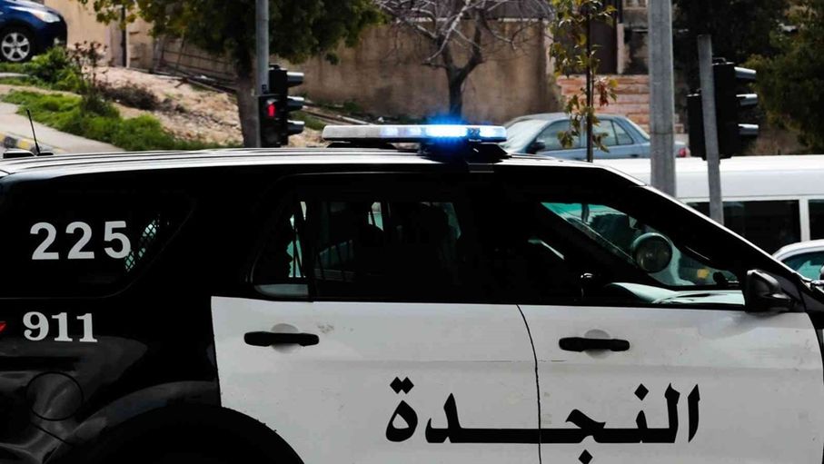 الأمن يوضح بشأن فيديو مشاجرة الزرقاء: خلاف بين سائقي حافلات ولا علاقة لـ"الإتاوات"