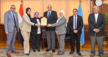 محافظة الإسكندرية تتسلم شهادة "الآيزو" الدولية لمركز تدريب المحافظة