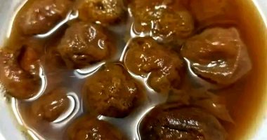 أغرب مشروب صحى على موائد إفطار الواحاتية بالوادى الجديد.. المريسة أجمل عصير بلح بالليمون والمشمش المجفف.. صحى وغنى بالعناصر الغذائية منذ قديم الزمان ويتم تحضيره يدويا باحترافية عالية دون إضافات صناعية