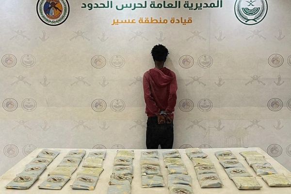القبض على إثيوبي في عسير لتهريبه (45) كجم "حشيش"