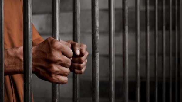 خوفا من الفضيحة.. أم تتخلص من طفلتها حديثة الولادة بشبرا الخيمة