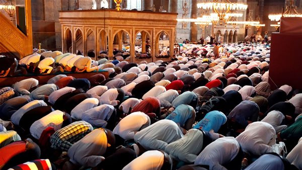 مواقيت الصلاة، موعد أذان العشاء اليوم الإثنين في القاهرة والمحافظات