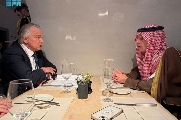 وزير الدولة للشؤون الخارجية يلتقي وزير خارجية كوستاريكا