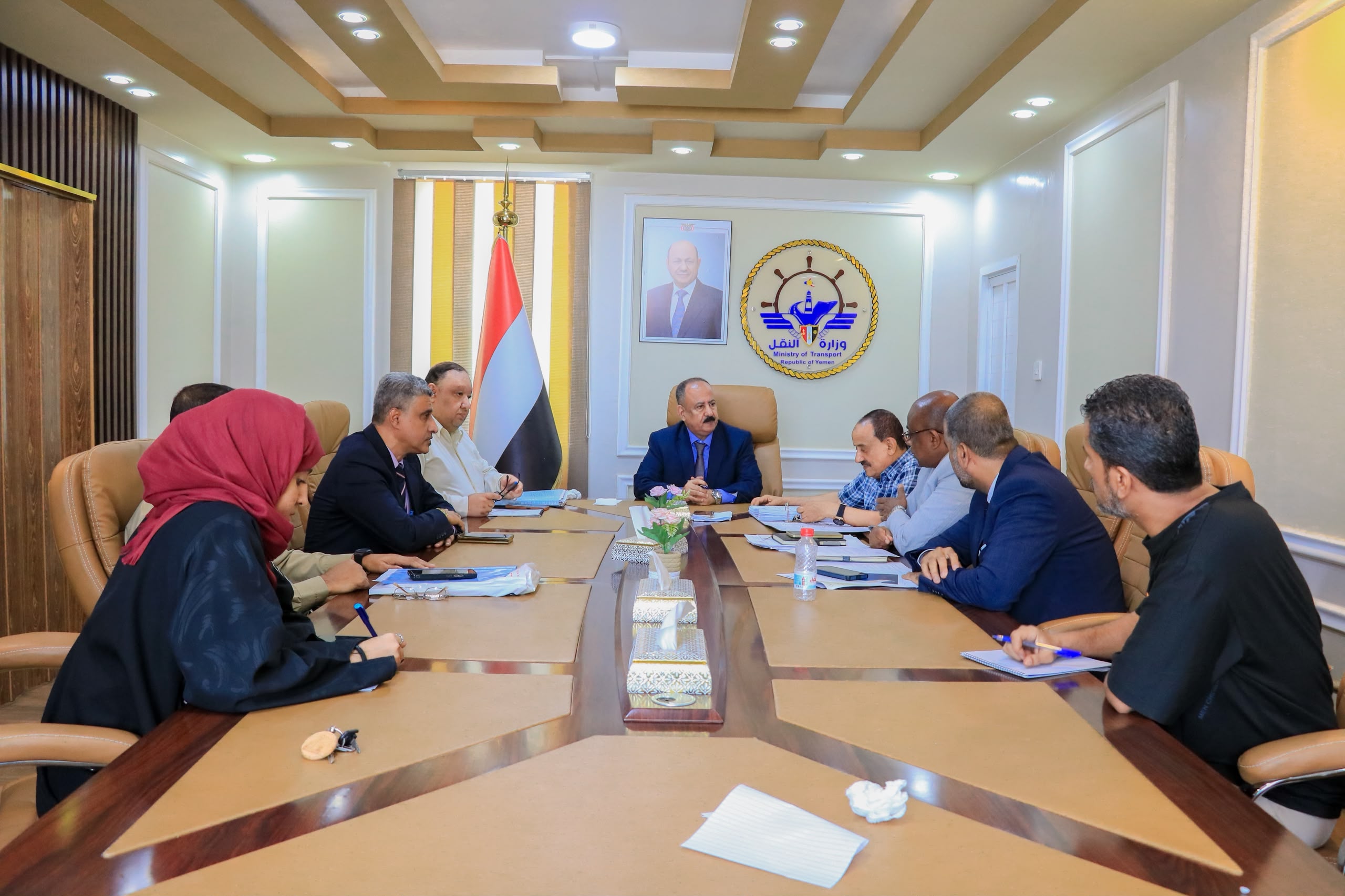 لجنة برئاسة وزير النقل تناقش استكمال الاجراءات الرسمية لاعتماد مشروع ميناء قنا بمحافظة شبوة