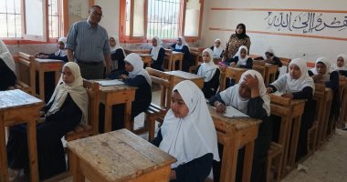 قيادات منطقة الأقصر يتابعون أعمال امتحانات المرحلة الإعدادية بالمعاهد الأزهرية