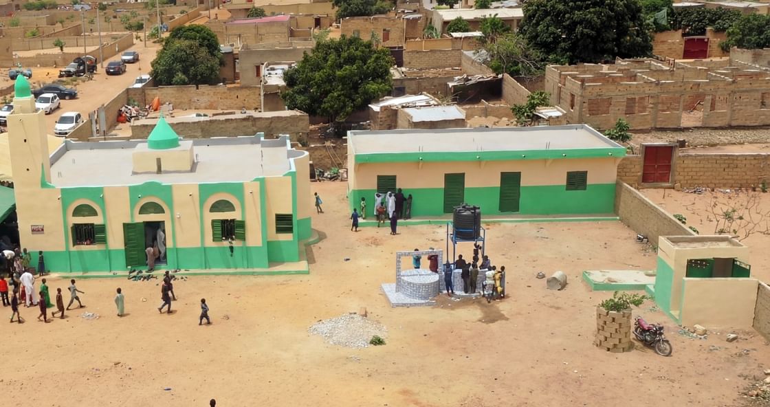 "الأعمال الخيرية العالمية" تبني 140 مجمعا خيريا خارج الدولة في 2025