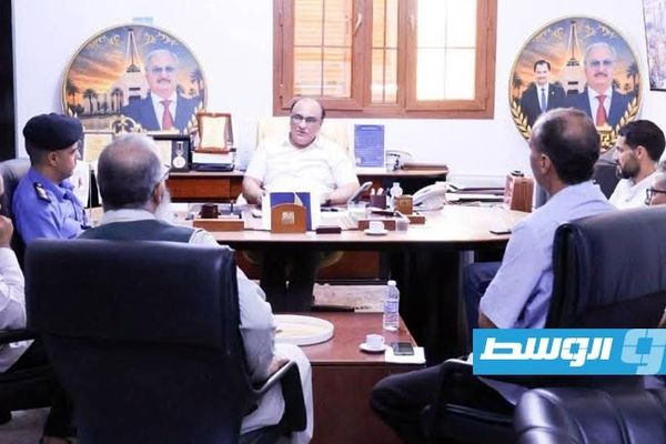 اجتماع لتنظيم الأنشطة التجارية والصناعية والحرفية في سرت