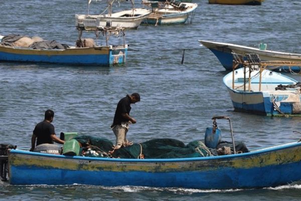 استشهاد صياد فلسطيني برصاص قوات الاحتلال الإسرائيلي في بحر دير البلح