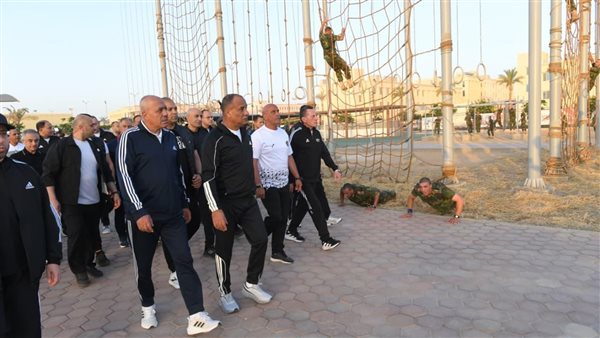 وزير الدفاع وعدد من الوزراء يتفقدون الإعداد والتأهيل بالأكاديمية العسكرية