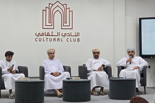 ندوة حوارية بعنوان (من الطبيب توماس إلى التعايش) بالنادي الثقافي