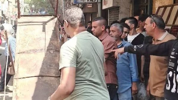 حملات مكثفة في الجيزة لإزالة التعديات وغلق المحال المخالفة (صور)