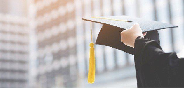 “هيئة الخدمة”: تعيين أوائل الأفواج الجامعية تجسيد وطني لاستقطاب الكفاءات الشابة