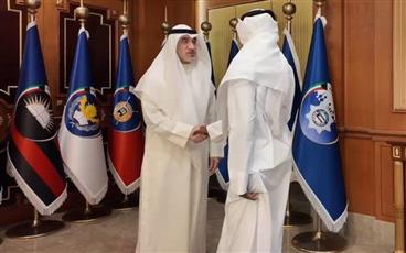 النائب الأول يمنح ترقية استثنائية لأربعة من منتسبي المباحث الجنائية