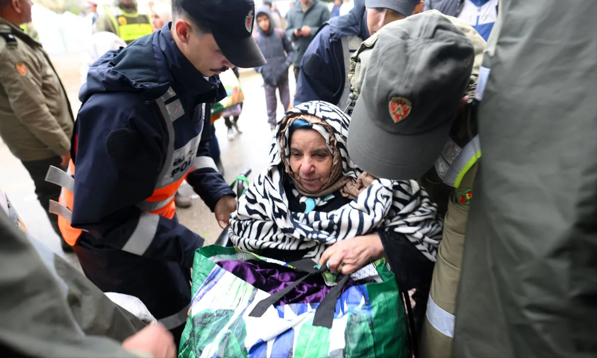 الداخلية تعلن بدء العودة التدريجية للسكان بعد الفيضانات