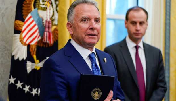 ويتكوف يحذر من اقتراب إيران من إنتاج قنبلة نووية: التقيت نجل شاه إيران السابق بتوجيه من ترامب